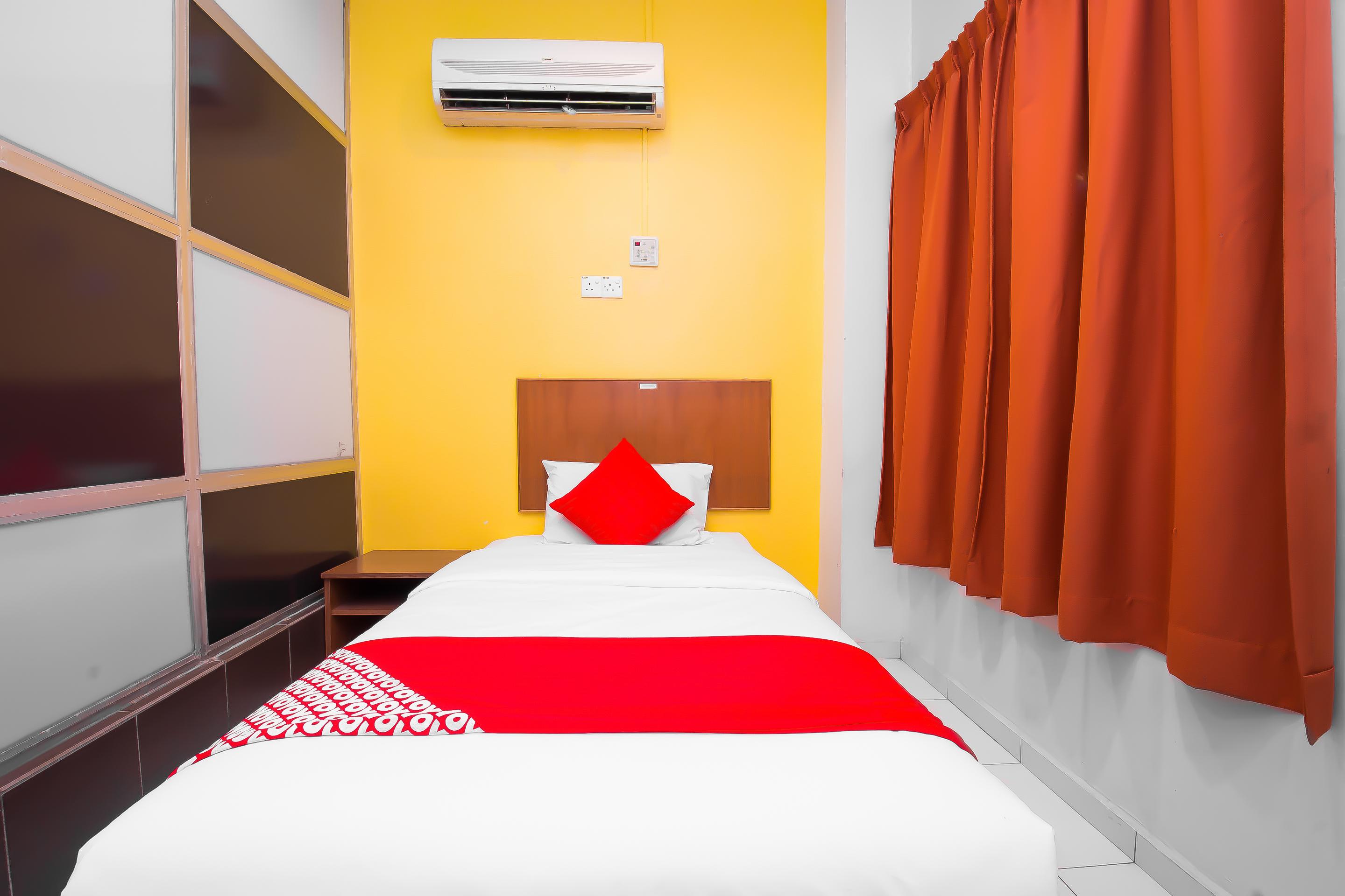 Oyo 582 Hotel Walk Inn Kampong Pasir Puteh  Dış mekan fotoğraf