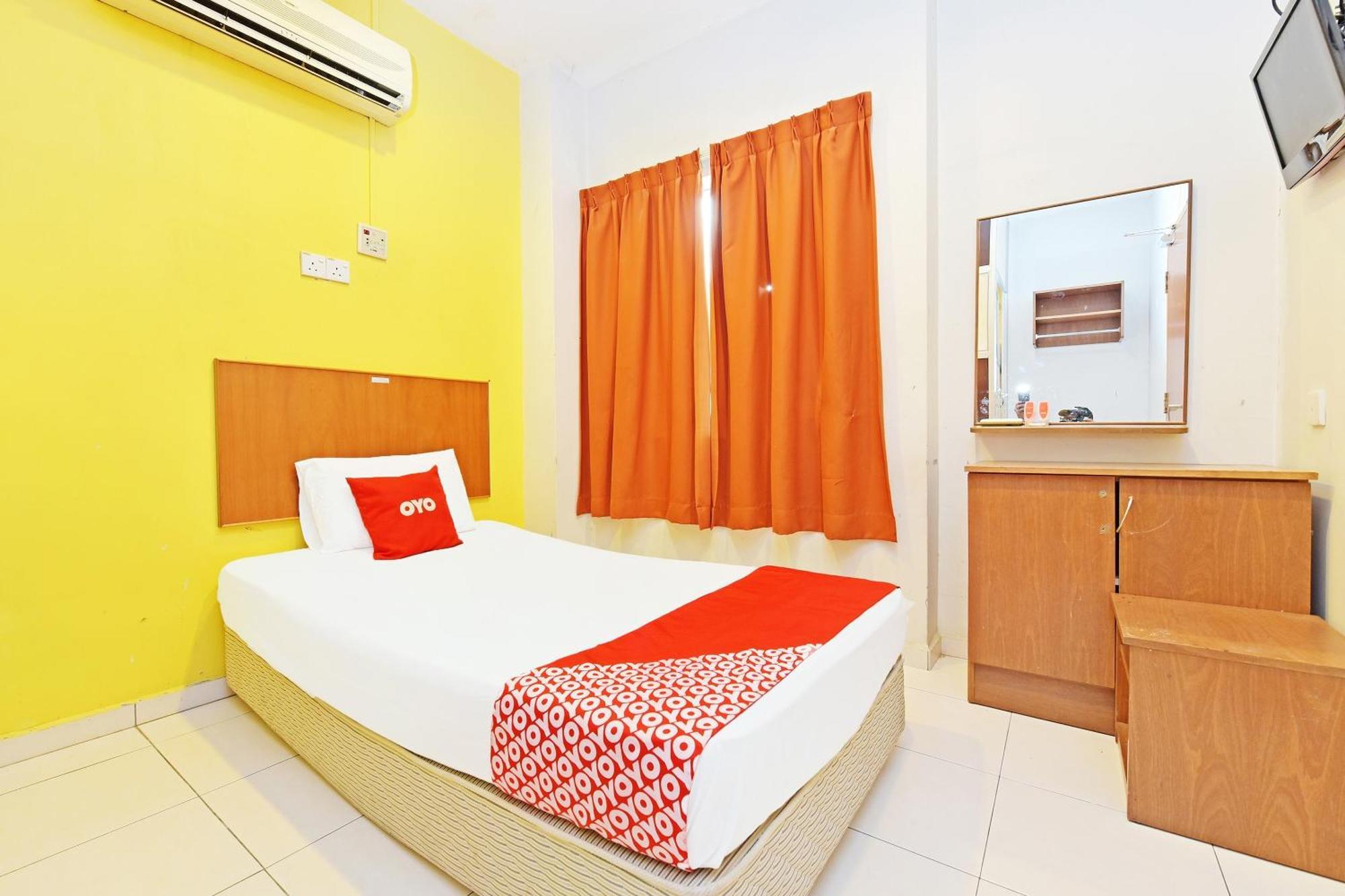 Oyo 582 Hotel Walk Inn Kampong Pasir Puteh  Dış mekan fotoğraf