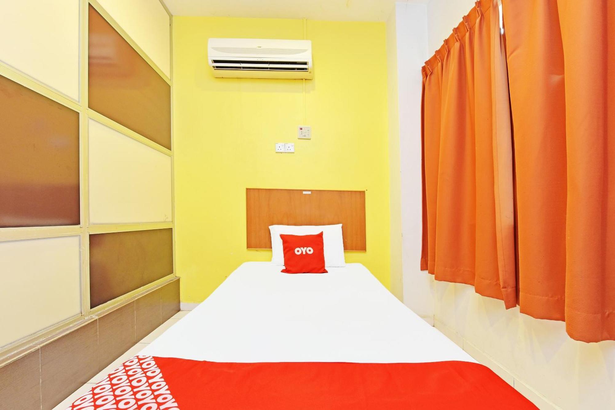 Oyo 582 Hotel Walk Inn Kampong Pasir Puteh  Dış mekan fotoğraf